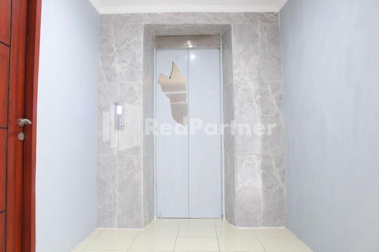 Brahma Hotel Mitra Reddoorz Jakarta Eksteriør billede
