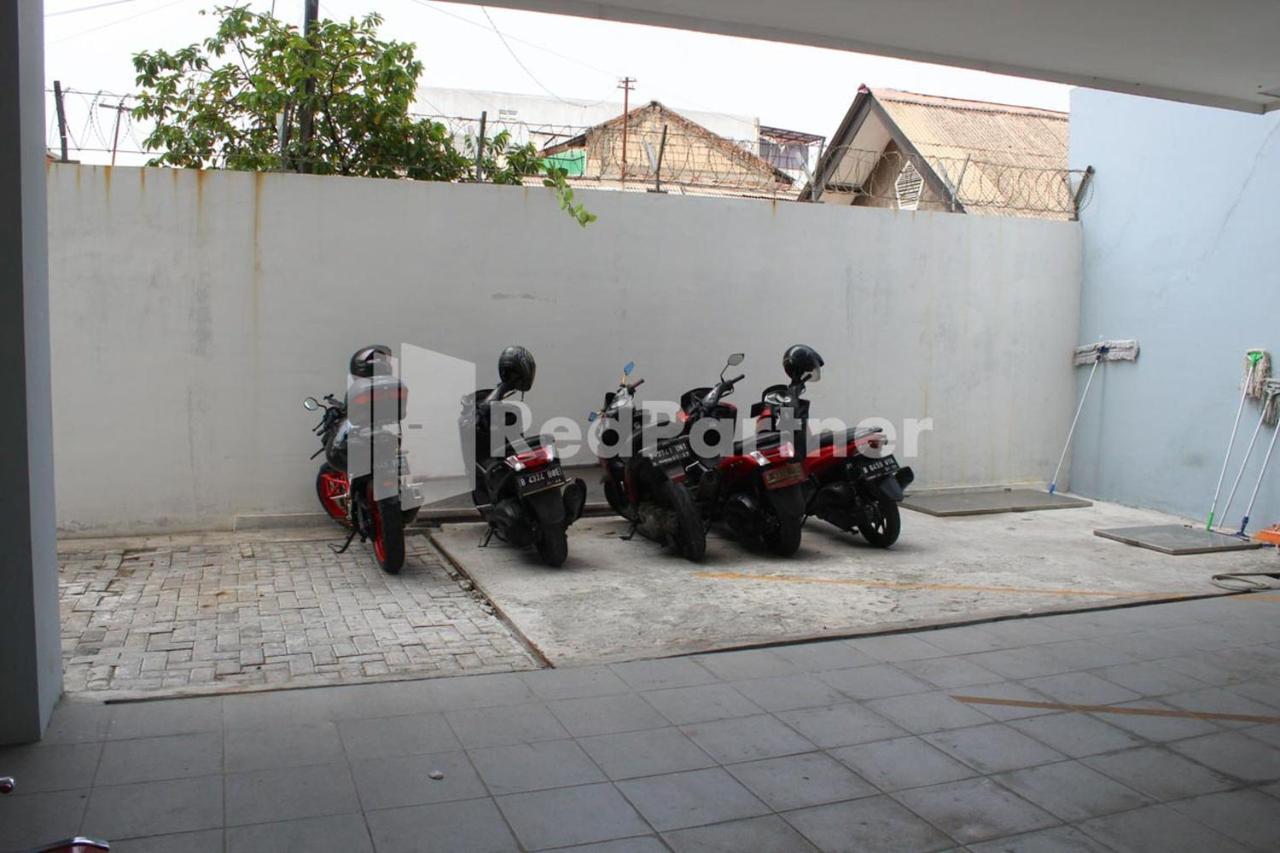 Brahma Hotel Mitra Reddoorz Jakarta Eksteriør billede